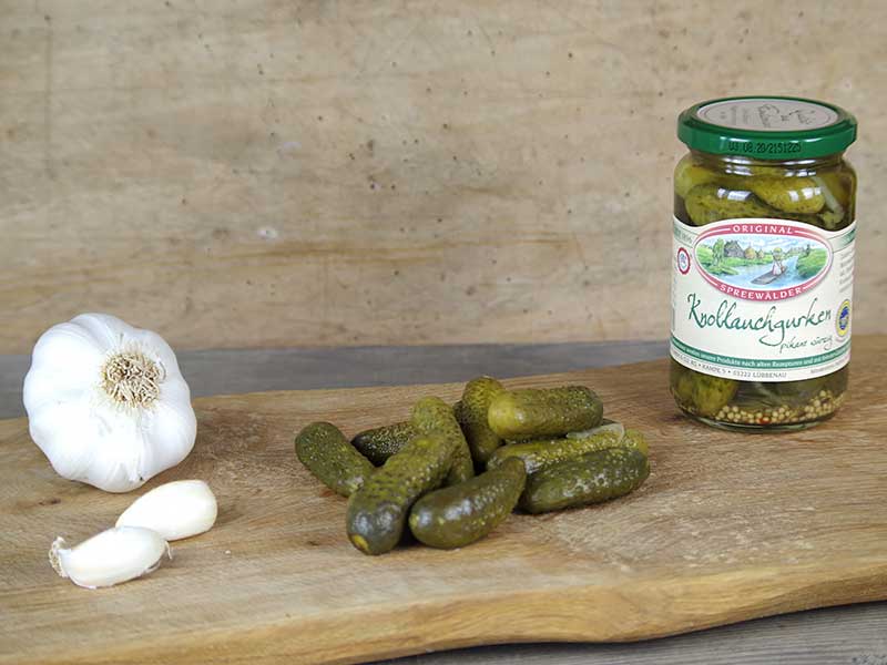 Krügermann Knoblauchgurken dekoriert