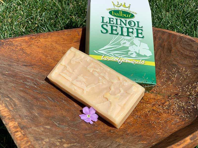 Leinölseife und Verpackung