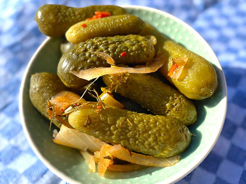 Spreewald Rabe Premium Chiligurken in der Schüssel