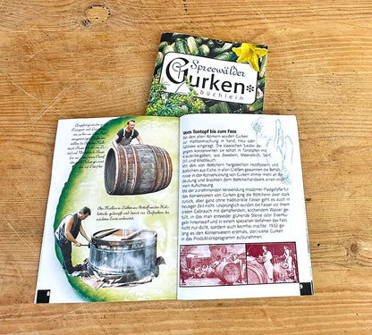Spreewälder Gurkenbüchlein Innenseiten zeigen die Herstellung eines Gurkenfasses aus Holz.
